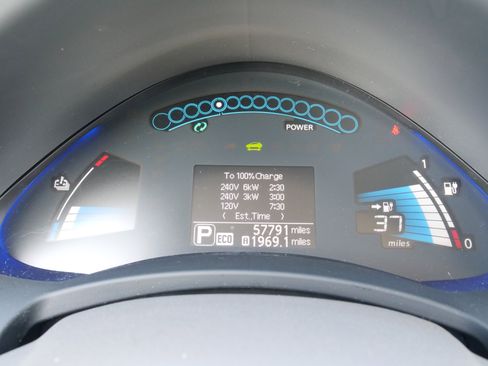Used 2013 Nissan Leaf SV w/ Premium Pkg image 21