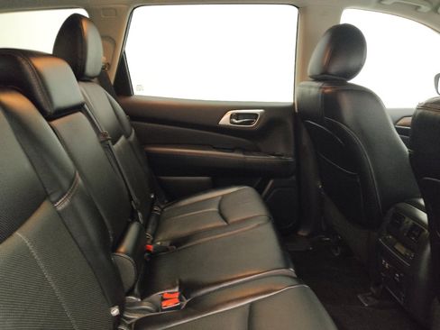 Used 2020 Nissan Pathfinder Platinum AWD/4WD image 19