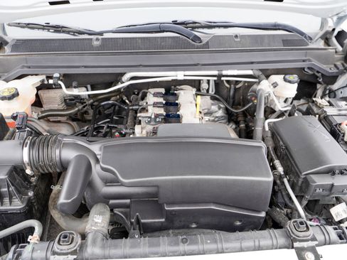 Used 2022 Chevrolet Colorado W/T image 16