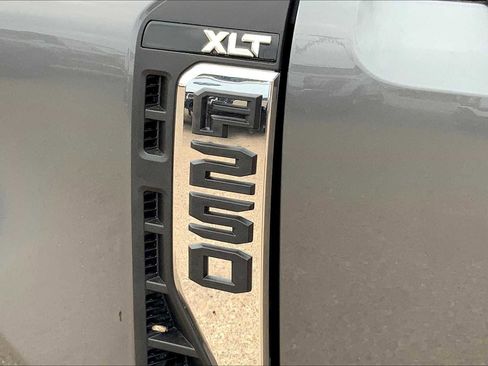 New 2026 Ford F250 XLT w/ FX4 Off-Road Package image 15