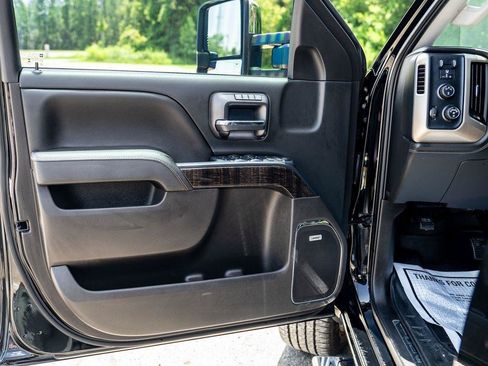Used 2016 GMC Sierra 2500 Denali w/ Duramax Plus Package AWD/4WD image 15