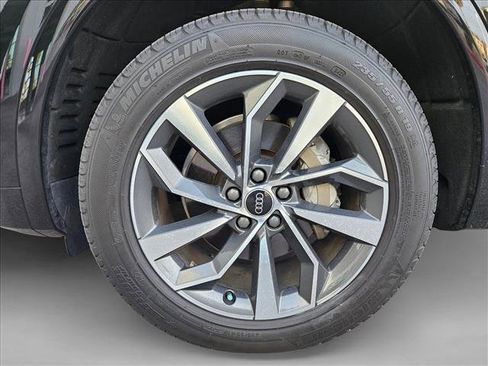 Used 2022 Audi Q5 2.0T Premium w/ Convenience Package image 23