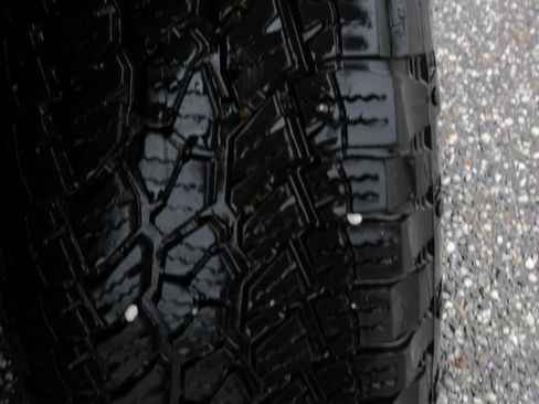 Used 2024 Jeep Wrangler Sport S image 6