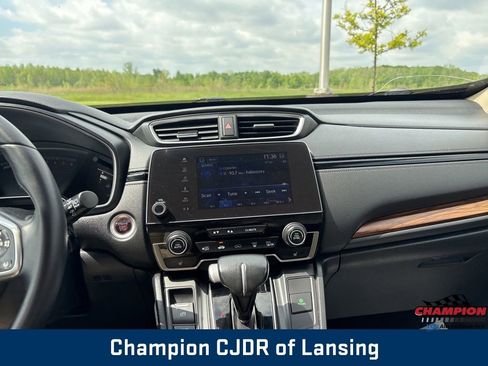 Used 2017 Honda CR-V Touring image 3