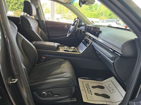 Used 2025 Genesis GV80 2.5T Prestige image 13