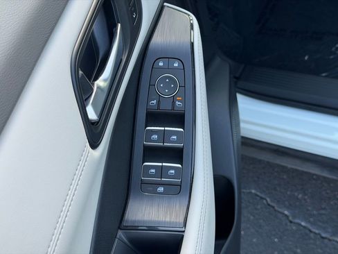 Used 2025 Nissan Rogue SL w/ Tech Package AWD/4WD image 15
