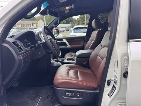 Used 2021 Toyota Land Cruiser AWD/4WD image 4