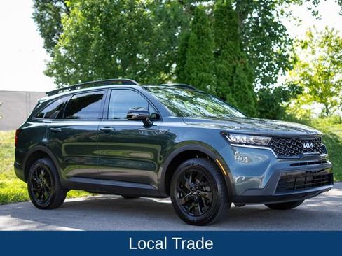 Used 2022 Kia Sorento S w/ Panoramic Sunroof Package AWD/4WD image 3