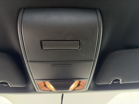 Used 2018 Dodge Grand Caravan SE image 27