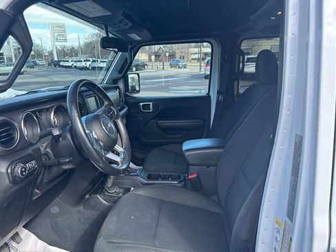 Used 2020 Jeep Gladiator Sport w/ Quick Order Package 24S image 14