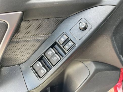 Used 2018 Subaru Forester 2.5i Touring AWD/4WD image 29