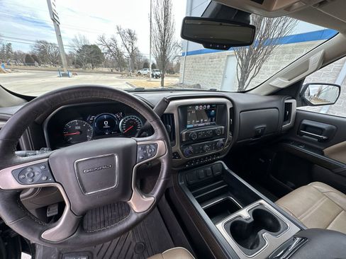 Used 2017 GMC Sierra 1500 Denali w/ Denali Ultimate Package image 11