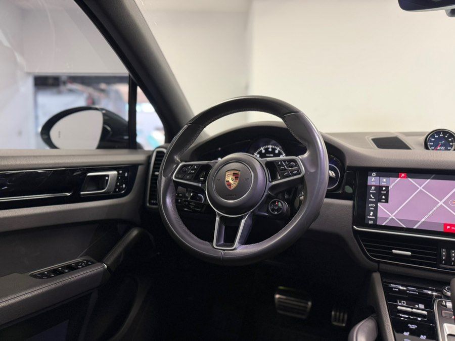 Used 2019 Porsche Cayenne S w/ Premium Plus Package AWD/4WD image 60