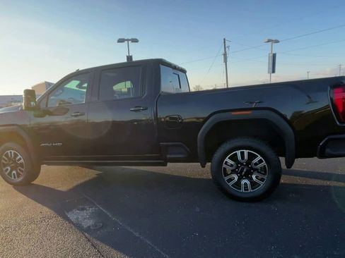 Used 2023 GMC Sierra 2500 AT4 w/ AT4 Premium Plus Package image 6