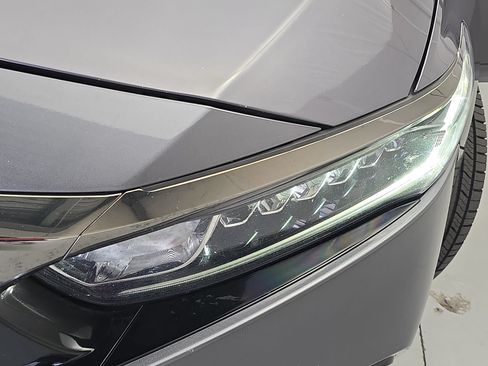 Used 2018 Honda Accord Sport image 30
