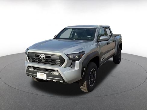 Used 2025 Toyota Tacoma TRD Off-Road AWD/4WD image 11