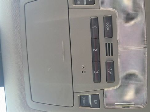 Used 2017 Toyota Highlander XLE w/ Carpet Mat Package AWD/4WD image 27