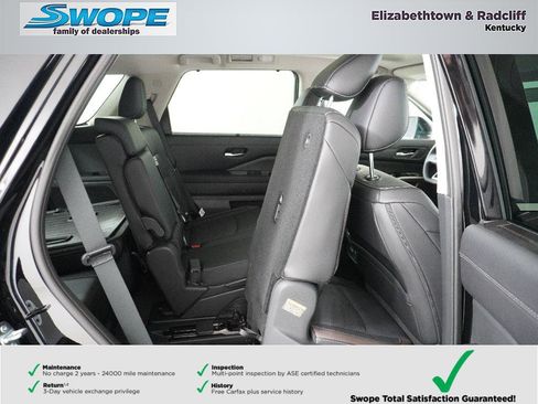 New 2025 Nissan Pathfinder Platinum w/ Cargo Package image 24