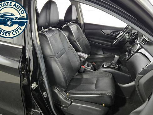 Used 2018 Nissan Rogue Sport SL AWD/4WD image 34