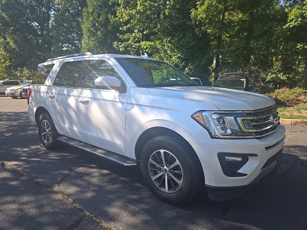 Used 2019 Ford Expedition XLT w/ Equipment Group 202A AWD/4WD image 3