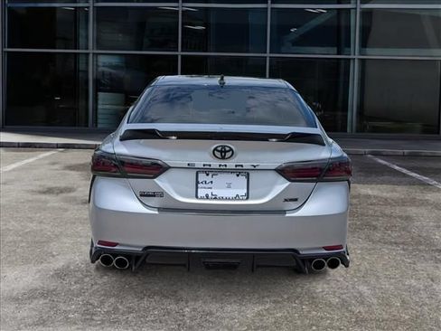 Used 2022 Toyota Camry XSE FWD image 6