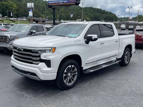 Certified 2024 Chevrolet Silverado 1500 High Country w/ Technology Package AWD/4WD image 2