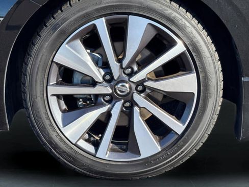 Used 2020 Nissan Sentra SV w/ SV Premium Package image 28