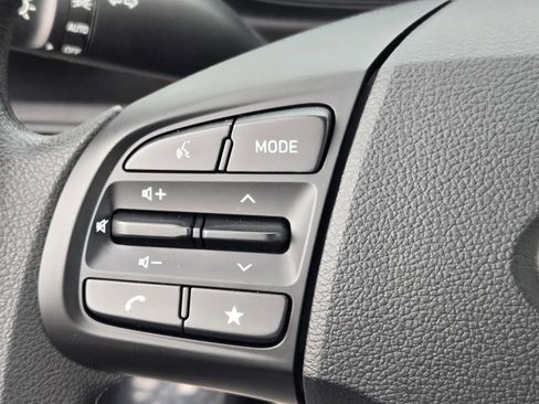 Certified 2023 Hyundai Venue SE image 26