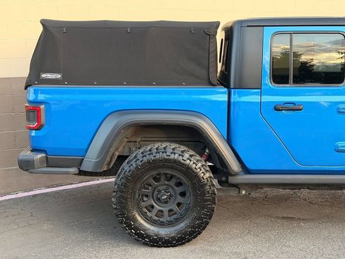 Used 2022 Jeep Gladiator Rubicon AWD/4WD image 3
