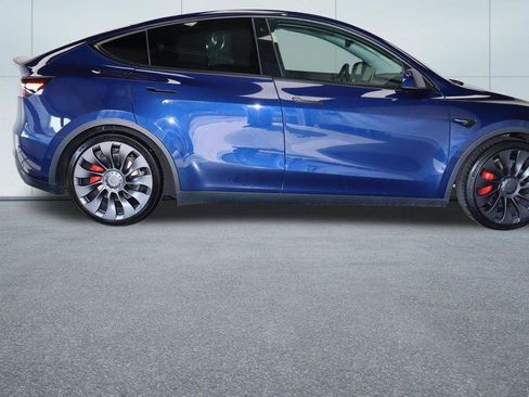 Used 2022 Tesla Model Y Performance AWD/4WD image 9