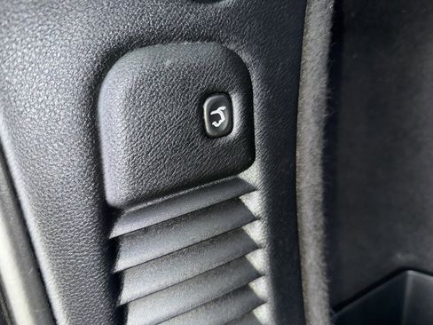 Used 2018 Dodge Durango GT image 16