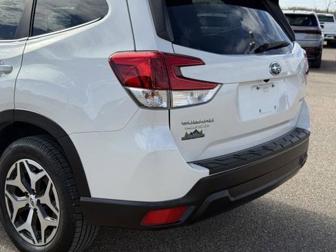 Used 2020 Subaru Forester Premium image 14