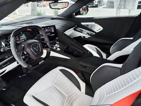 Used 2023 Chevrolet Corvette Z06 RWD image 19
