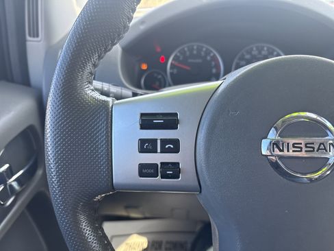 Used 2013 Nissan Frontier SL w/ Moonroof Pkg image 19