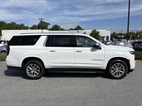 Used 2022 Chevrolet Suburban Premier AWD/4WD image 5