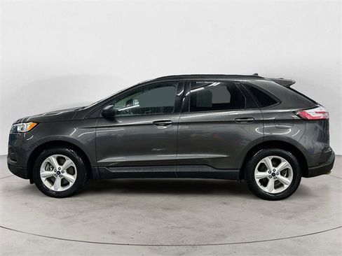 Used 2020 Ford Edge SE image 2