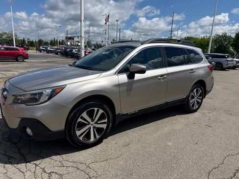 Used 2019 Subaru Outback 2.5i Limited w/ Popular Package #2 AWD/4WD image 10