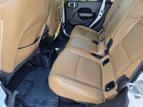 Used 2020 Jeep Gladiator Sport w/ Quick Order Package 24S AWD/4WD image 14