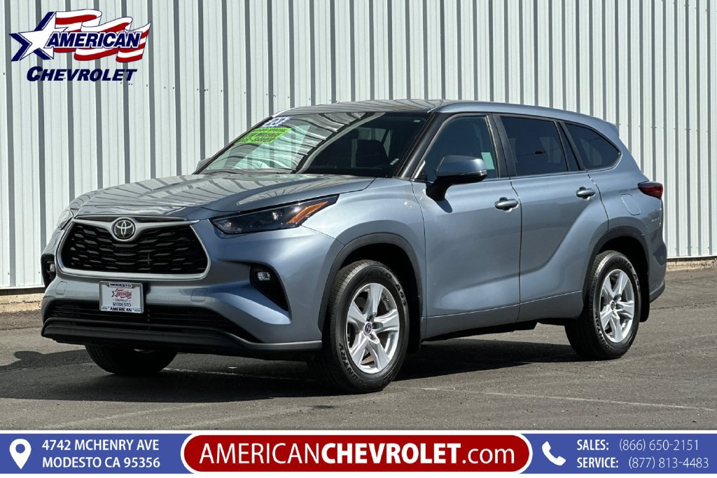 Used 2023 Toyota Highlander LE AWD/4WD image 8