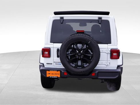 Certified 2025 Jeep Wrangler Unlimited Sahara w/ Safety Group image 7