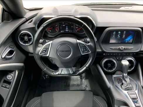 Used 2018 Chevrolet Camaro LT RWD image 6