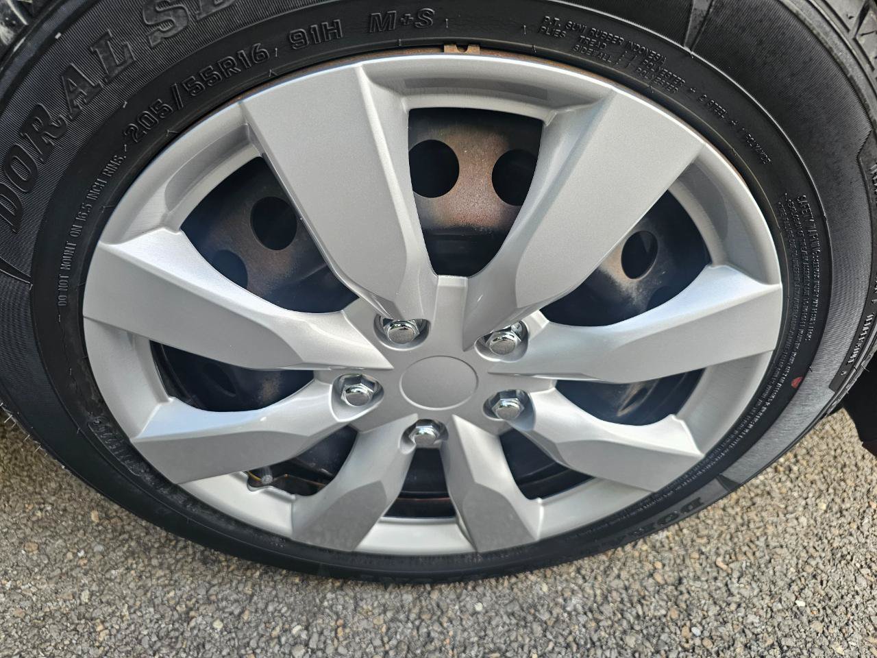 Used 2015 Nissan Sentra SV FWD image 14