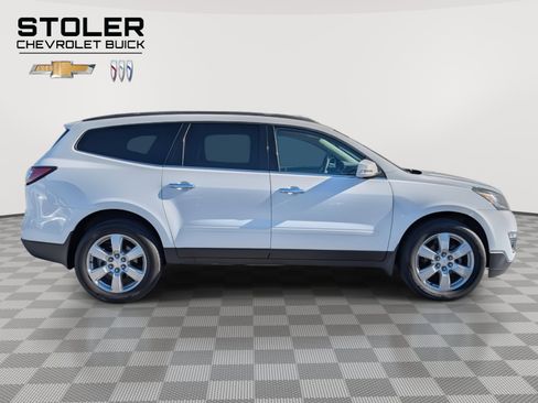 Used 2017 Chevrolet Traverse LT w/ Style and Technology Package image 6