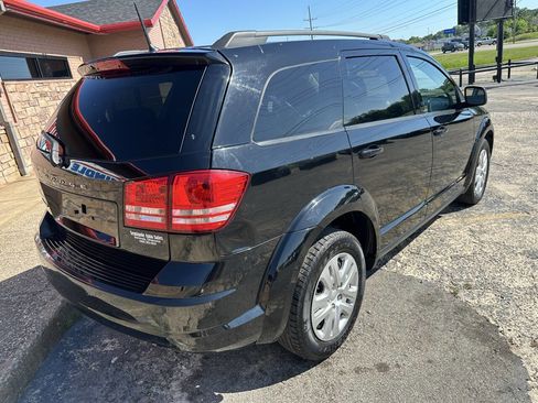Used 2020 Dodge Journey SE FWD image 9