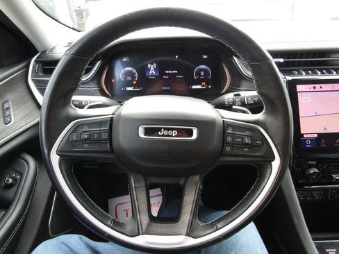 Used 2021 Jeep Grand Cherokee L Limited image 28