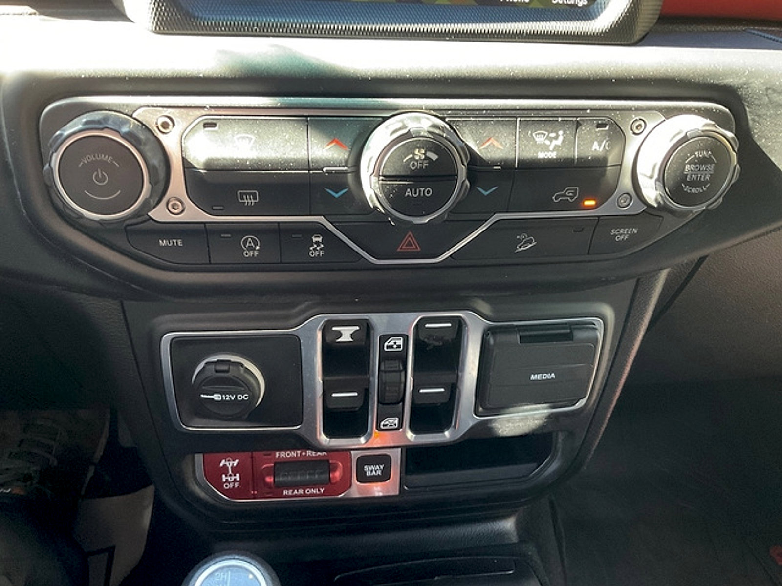 Used 2020 Jeep Wrangler Unlimited Rubicon AWD/4WD image 24