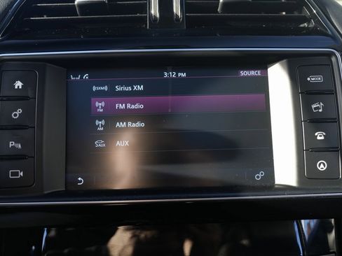 Used 2017 Jaguar F-PACE R-Sport image 63