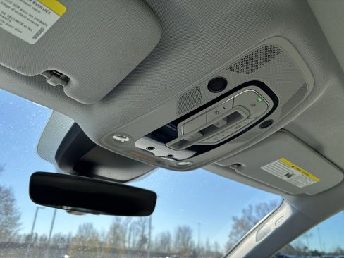 Used 2021 Audi e-tron Premium Plus image 30