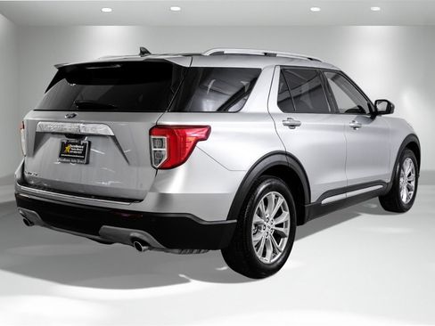 Used 2024 Ford Explorer Limited image 8