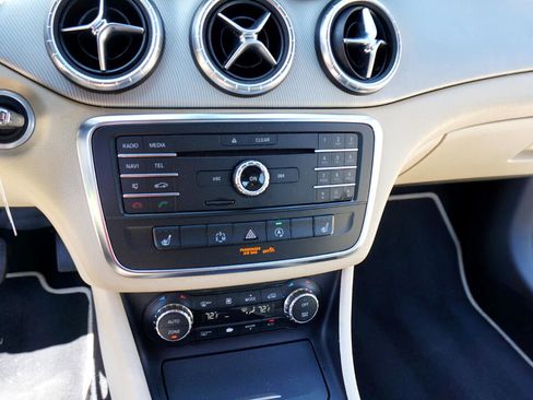 Used 2015 Mercedes-Benz CLA 250 4dr Sdn CLA 250 FWD image 17